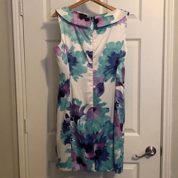 Tahari | Blue and Purple Floral Cocktail Dress - Picture 4 of 6